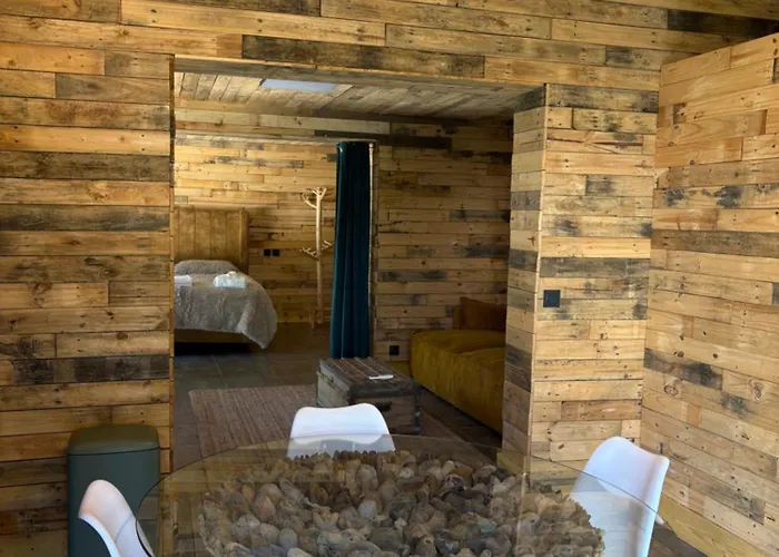 And Διαμέρισμα